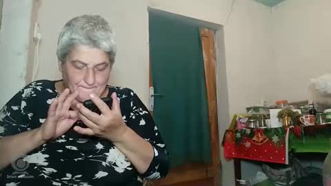 Snapshot of exquisitemature chatting on 10/12/25, 10:42 ExquisiteMature online show from 10/12/25, 10:42