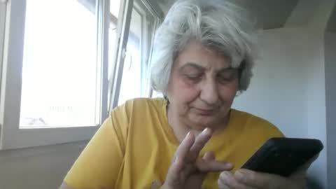 Snapshot of exquisitemature chatting on 04/06/26, 10:38 ExquisiteMature online show from 04/06/26, 10:38