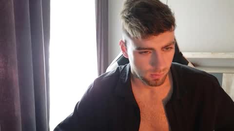 Snapshot of exstayz chatting on 10/01/25, 06:41 Sweetheart online show from 10/01/25, 06:41