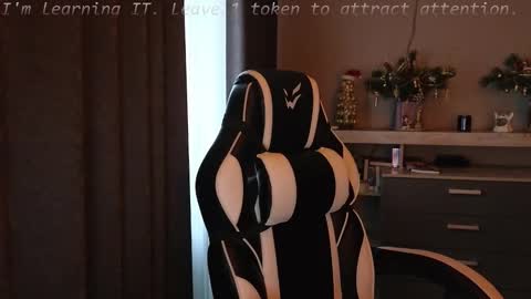 Sweetheart online show from 12/22/25, 10:23