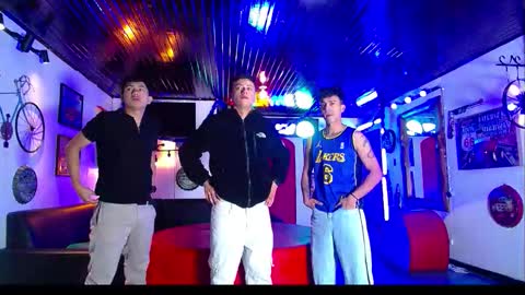 extrangers online show from 01/07/26, 01:13