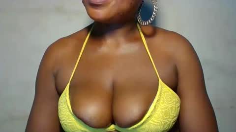 extremelywetgirl_ online show from 04/14/26, 10:38