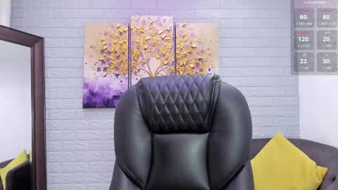      online show from 11/08/25, 01:44