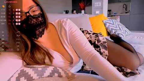 Snapshot of eyescomet chatting on 10/13/25, 09:31 Im sensual so I act on the situation online show from 10/13/25, 09:31