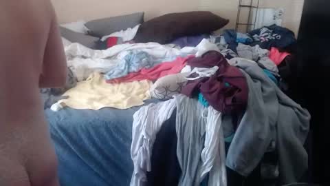 Snapshot of eyeswall0w chatting on 10/21/25, 03:46 eyeswall0w online show from 10/21/25, 03:46