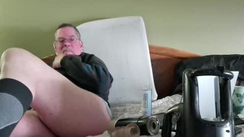 Eyeswideshut63 online show from 12/21/24, 07:16