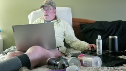 Eyeswideshut63 online show from 01/04/25, 08:16