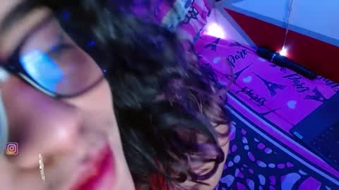 Snapshot of eyfy_bbs chatting on 12/20/24, 10:32 Nadia online show from 12/20/24, 10:32