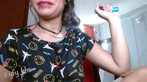 Snapshot of eyfy_bbs chatting on 02/11/25, 09:25 Nadia online show from 02/11/25, 09:25