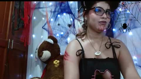 Snapshot of eyfy_bbs chatting on 11/01/25, 09:17 Nadia online show from 11/01/25, 09:17