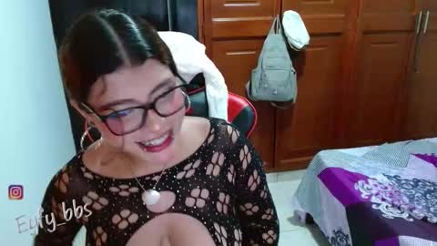 Snapshot of eyfy_bbs chatting on 02/07/26, 10:02 Nadia online show from 02/07/26, 10:02