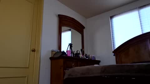 Kim20 online show from 01/28/25, 08:36