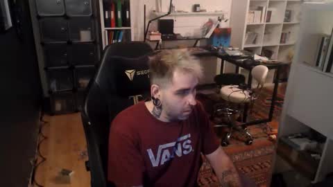 Eytab online show from 10/16/25, 06:09