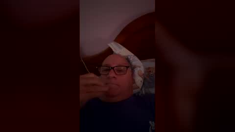 Snapshot of ez2do4u chatting on 12/18/25, 09:15 ez2do4u online show from 12/18/25, 09:15