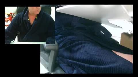 Snapshot of ezondi1 chatting on 01/01/25, 03:46 EZONDI online show from 01/01/25, 03:46