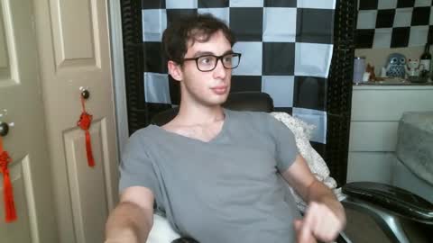 Ezra Naamah online show from 02/10/25, 06:45