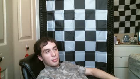 Ezra Naamah online show from 02/12/25, 09:43