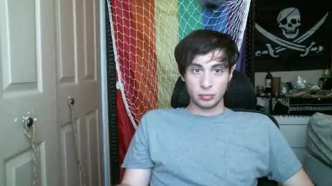 Ezra Naamah online show from 04/16/26, 05:47