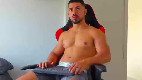 Ezzio Scolaro online show from 09/13/25, 01:22