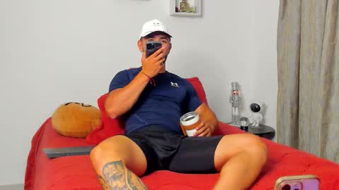 Ezzio Scolaro online show from 01/14/26, 02:17