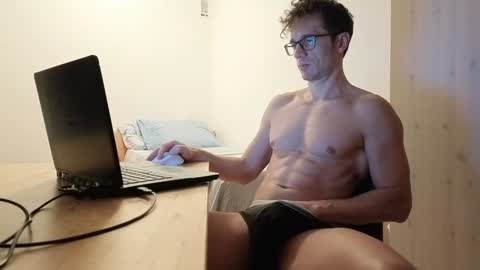 Mick online show from 12/01/24, 05:57