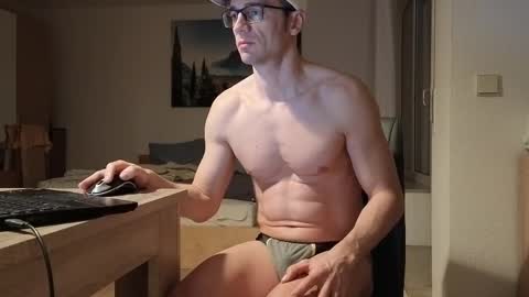 Mick online show from 03/04/25, 06:37