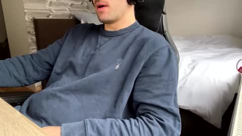 Snapshot of fabian_196 chatting on 12/25/24, 10:50 Call me bitch online show from 12/25/24, 10:50