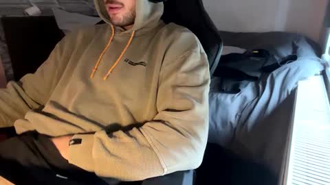 Snapshot of fabian_196 chatting on 01/19/25, 01:44 Call me bitch online show from 01/19/25, 01:44