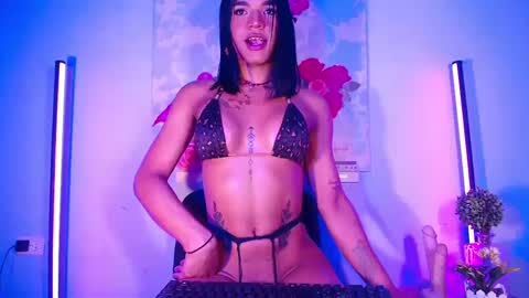 Snapshot of fabian_sexylatinox chatting on 12/17/24, 04:01 o online show from 12/17/24, 04:01