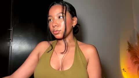 Thianna online show from 12/15/25, 03:55