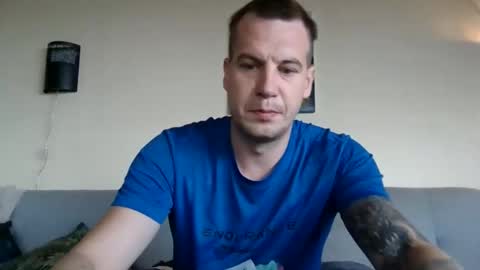 Snapshot of fack69ogsazzy69 chatting on 09/12/25, 08:03 Dennis online show from 09/12/25, 08:03