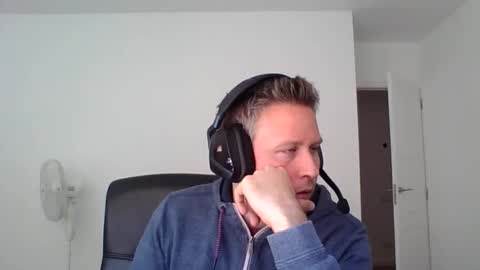 Snapshot of faer_087 chatting on 09/24/25, 09:23 faer_087 online show from 09/24/25, 09:23