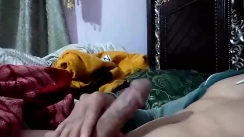 fahad783297 online show from 12/08/24, 02:52