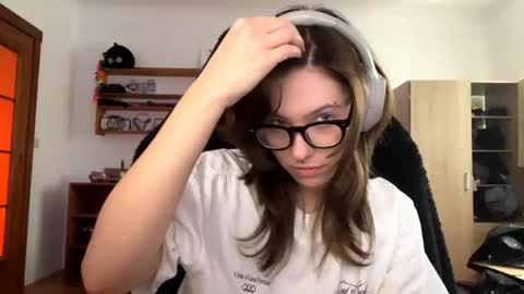 Loly online show from 04/17/26, 02:20