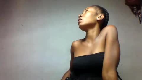 faiqua95 online show from 04/12/26, 10:42