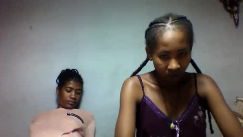 faiqua95 online show from 04/15/26, 07:58