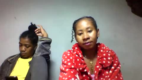 faiqua95 online show from 05/19/26, 08:04