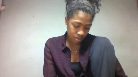 faiqua95 online show from 05/25/26, 02:56