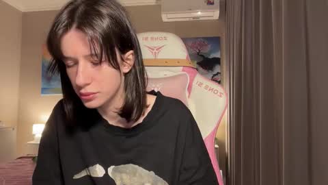 Bloom  online show from 09/22/25, 05:48