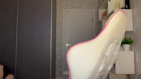 Bloom  online show from 04/13/26, 03:39