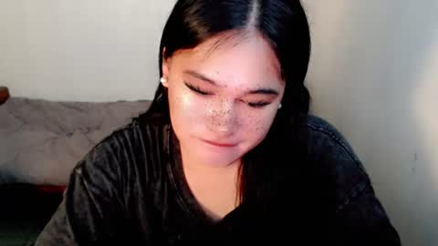 Snapshot of fairy_cuddle chatting on 06/17/26, 10:00 call me shanaia online show from 06/17/26, 10:00