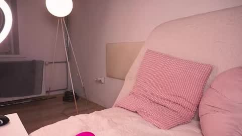 Kamila online show from 09/28/25, 07:30