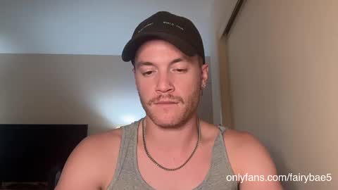 Snapshot of fairybae5 chatting on 10/06/25, 04:54 Travis online show from 10/06/25, 04:54
