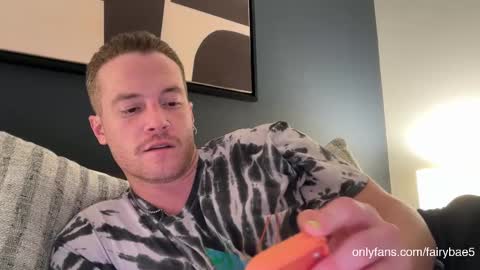 Snapshot of fairybae5 chatting on 11/09/25, 07:39 Travis online show from 11/09/25, 07:39