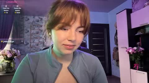 Flora online show from 04/16/26, 01:06