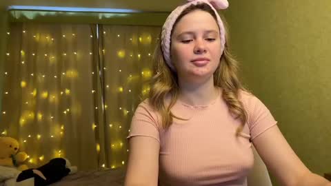 Snapshot of fairyilona chatting on 12/25/24, 07:35 Ilona online show from 12/25/24, 07:35