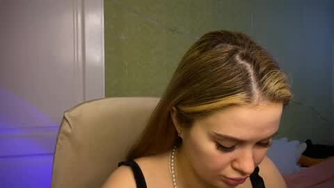 Ilona online show from 04/04/26, 08:01