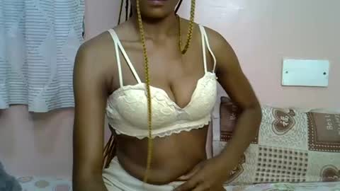 faizah_ online show from 03/26/26, 12:50