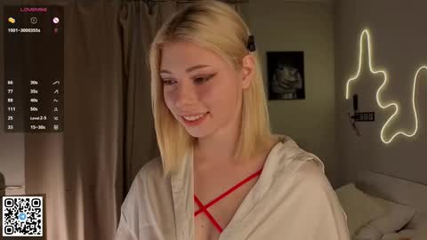 Snapshot of falinegelling chatting on 10/03/25, 04:09 Emilia online show from 10/03/25, 04:09