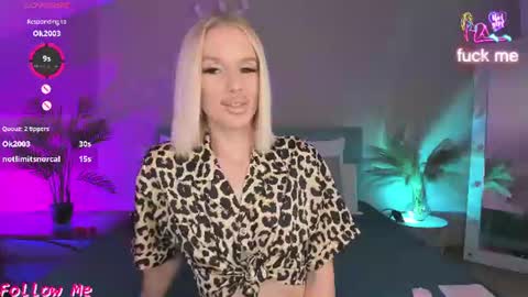 Snapshot of fallen1_angel chatting on 06/19/26, 10:24 Lana online show from 06/19/26, 10:24